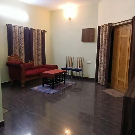 דירות קודאיקנאל Sumira Residency מראה חיצוני תמונה